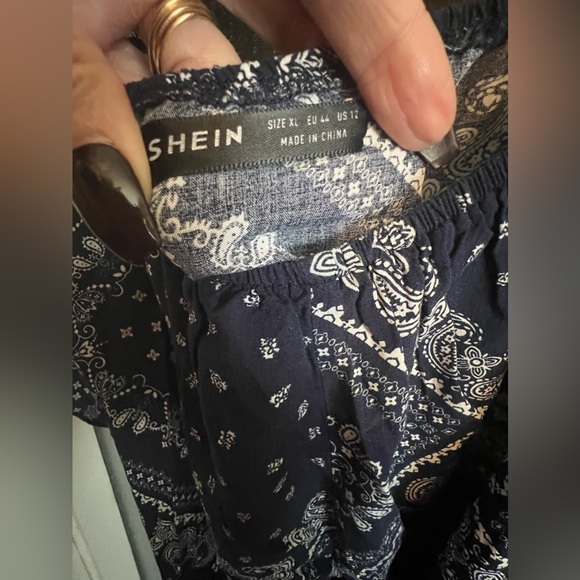 SHEIN Off the Shoulder Front Tie Top - Picture 4 of 6